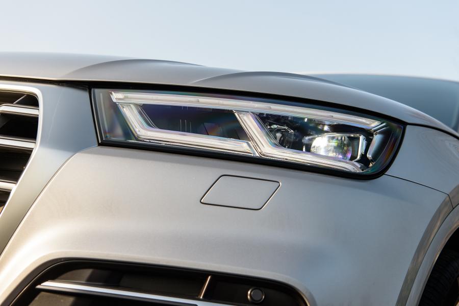 Детали интерьера Audi Q5 TFSI Quattro S-Line 2017 года  (UK) (фото 23 из 40)